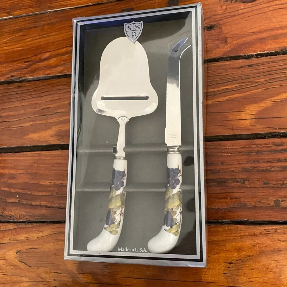 Prill Sheffield England Cheese Set Grape Porcelain Handles- 2 Pieces NWT